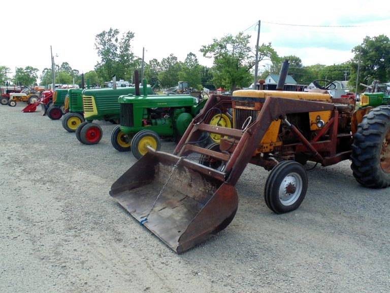 Old Fashioned Farmer's Days features several antique tractors. (Sam Shriver/CherryRoad Media)