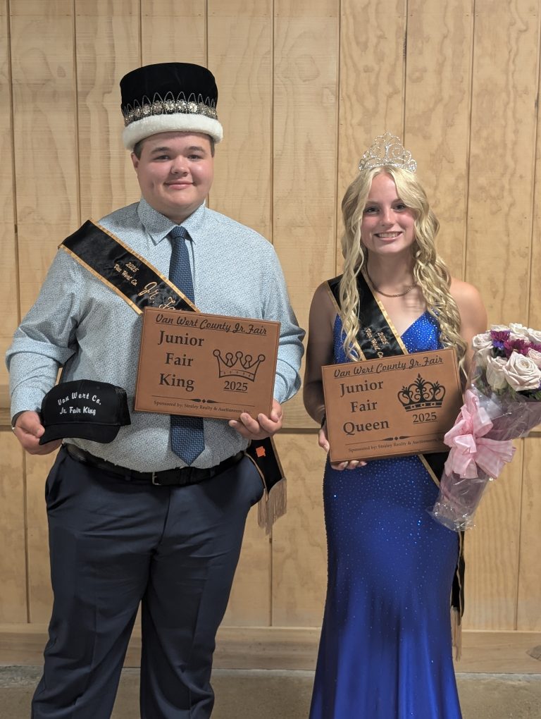 Korbyn Huse and Elyssa Renner are this year’s Jr. Fair King and Queen. (Sam Shriver/CherryRoad Media)